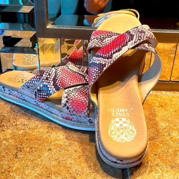 Vince Camuto Shoes - NWT Vince Camuto Snake Print Sandals